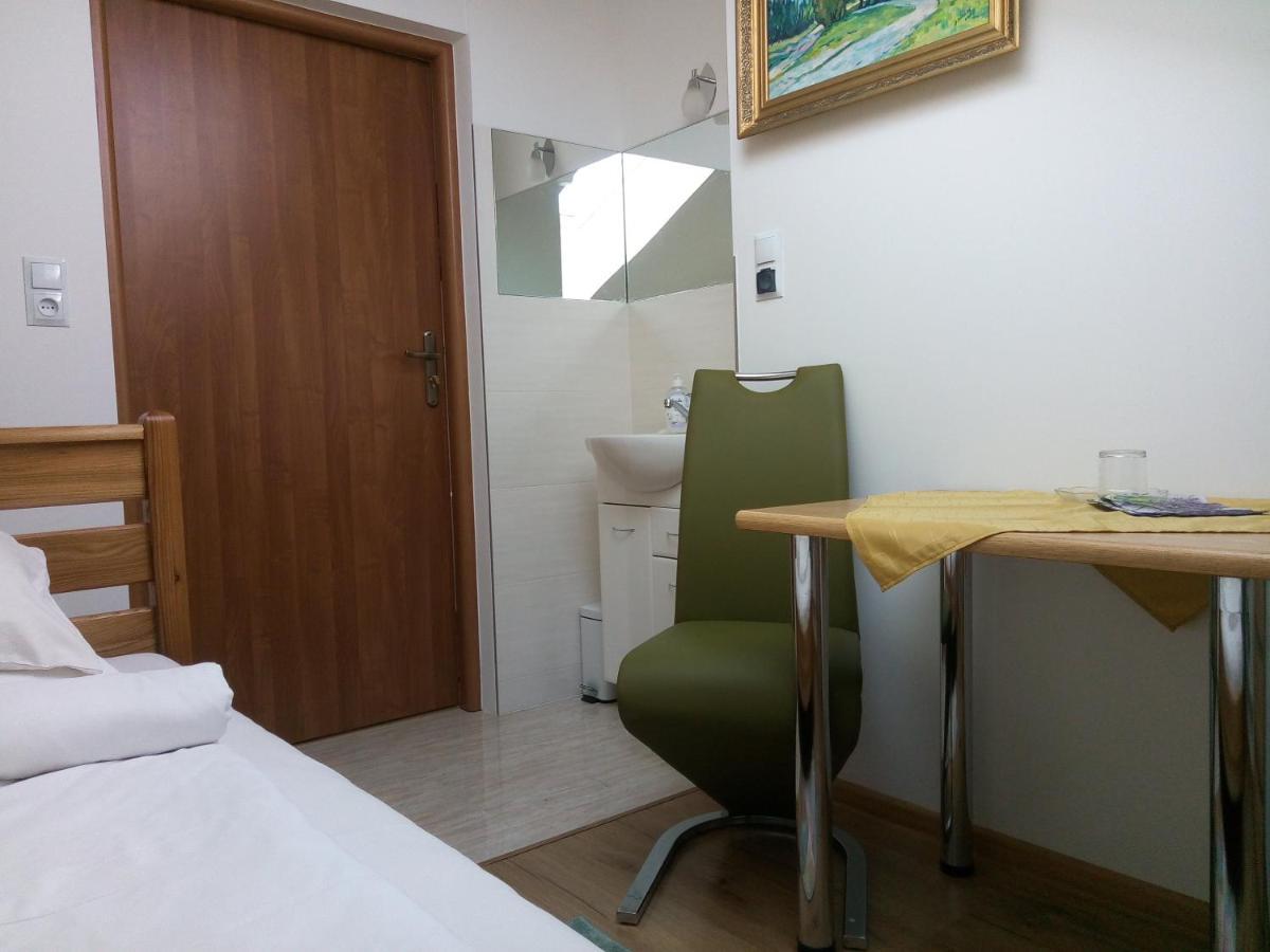 Homestay Strozowka ゴルリツェ エクステリア 写真