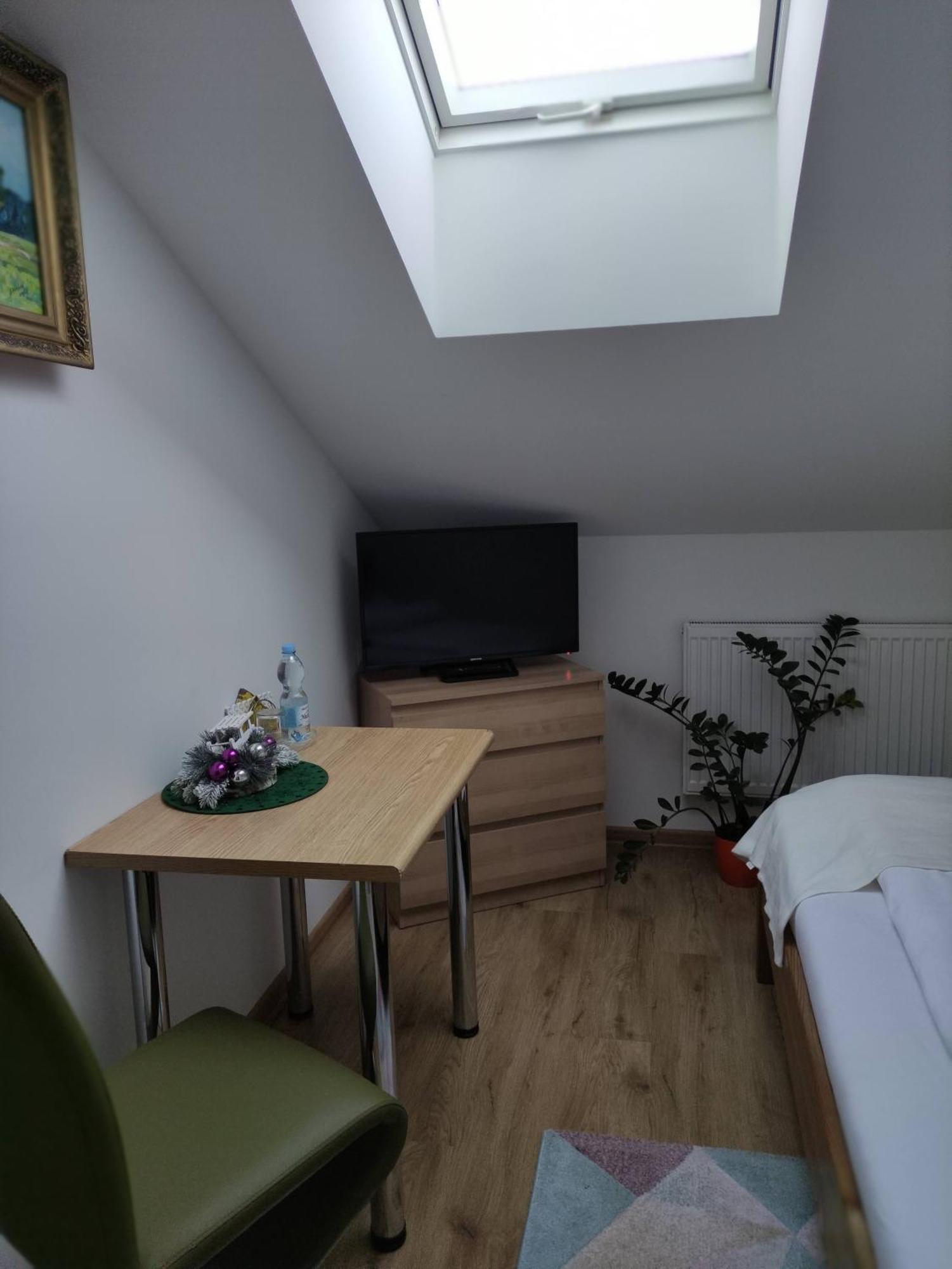 Homestay Strozowka ゴルリツェ エクステリア 写真