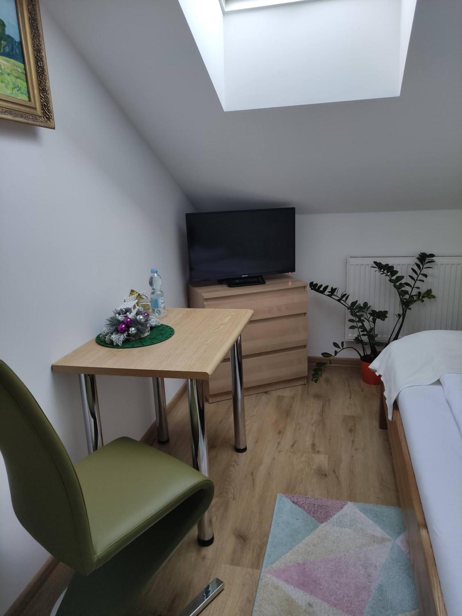 Homestay Strozowka ゴルリツェ エクステリア 写真